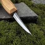 This sloyd knife comes with a leather case and is a whittling knife perfect for wood carving. It’s also a utility knife ideal